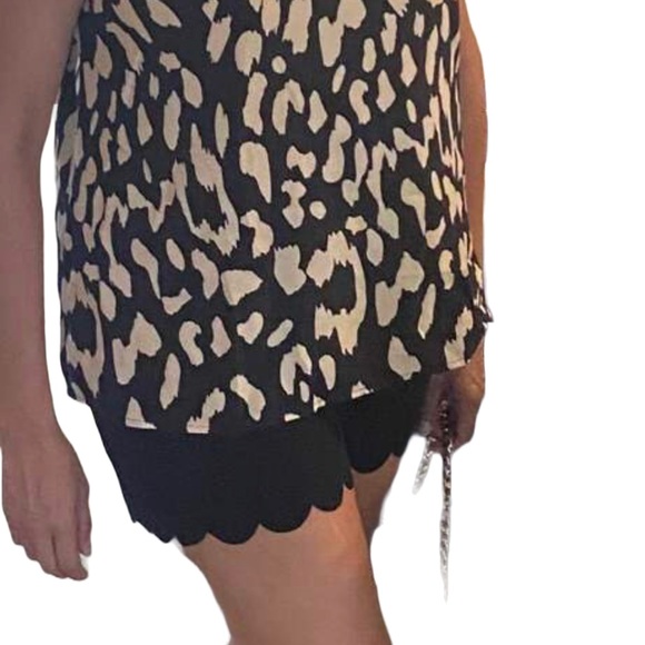 🌻
 PLUS Scallop Hem Shorts 🖤 - Picture 5 of 5